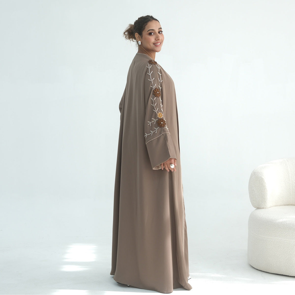 Bestickter Kimono mit Blumenmuster