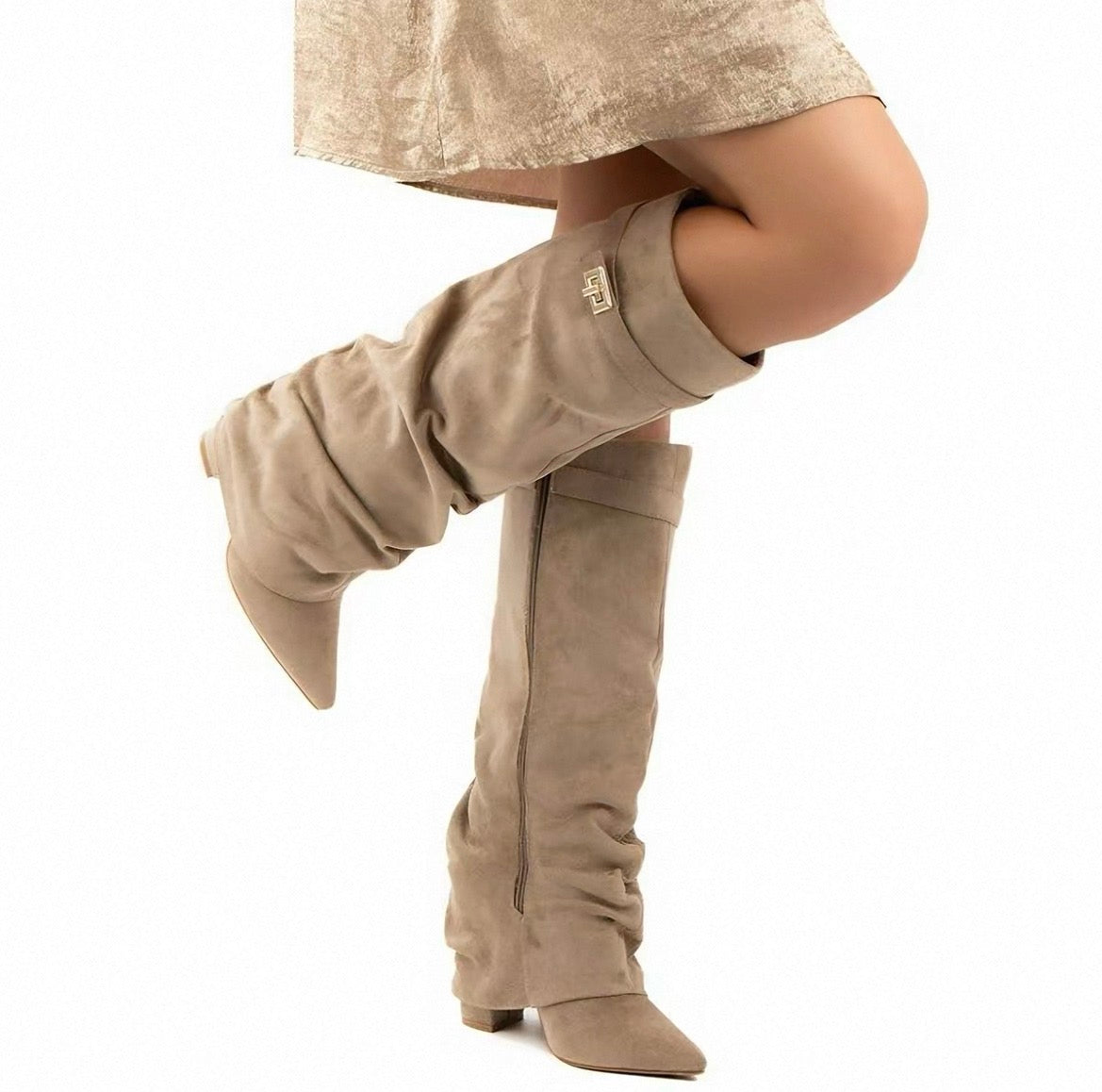 Virale Stiefel mit Schnalle