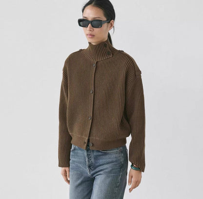 Strickjacke mit Knöpfen