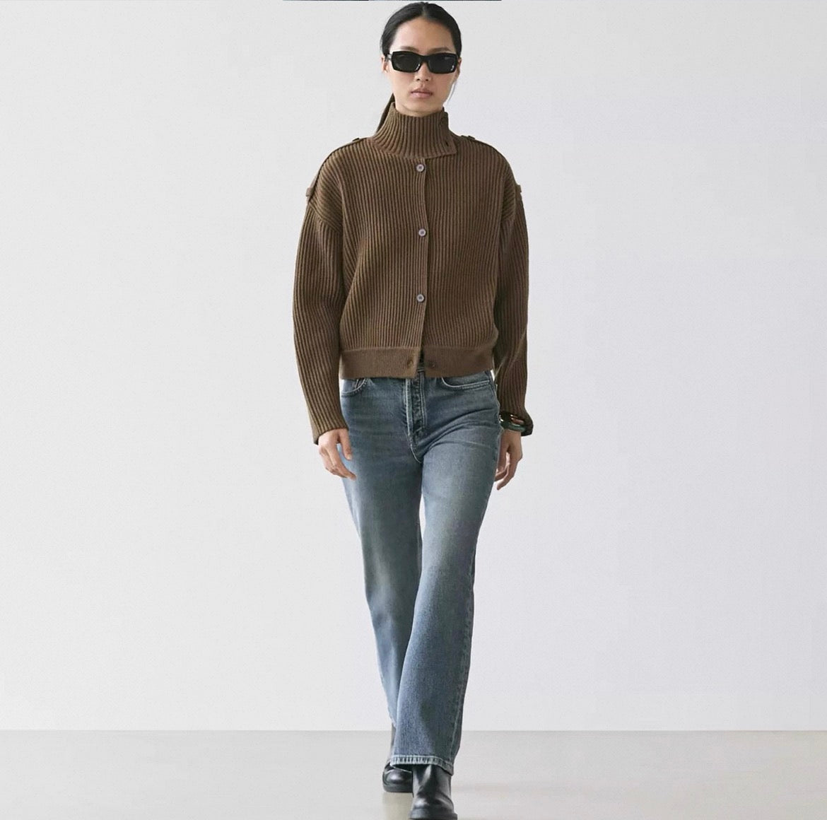 Strickjacke mit Knöpfen