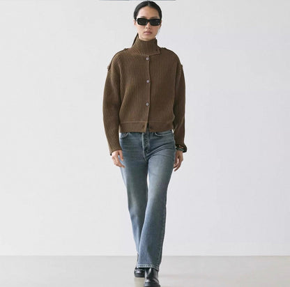 Strickjacke mit Knöpfen