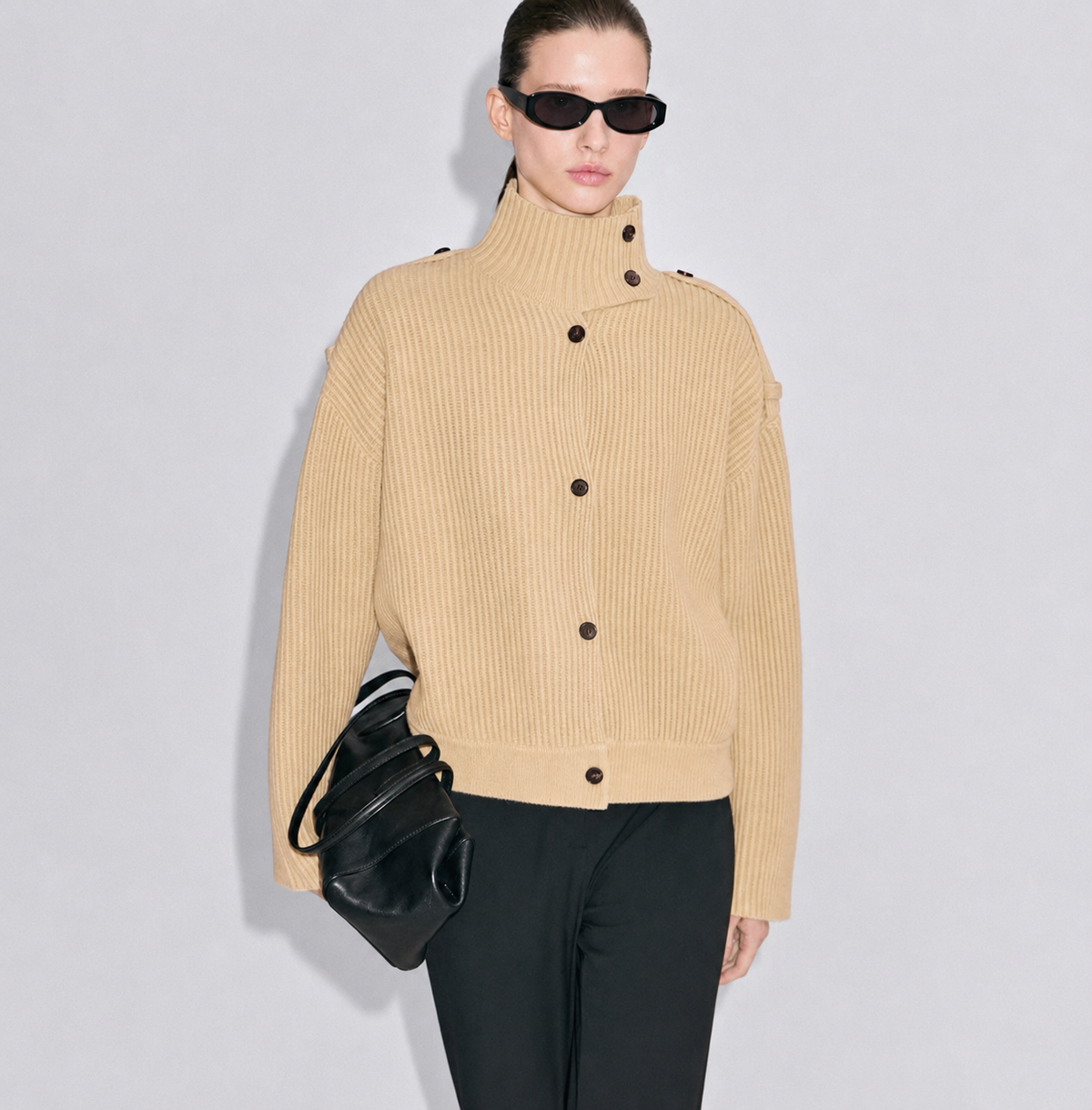 Strickjacke mit Knöpfen